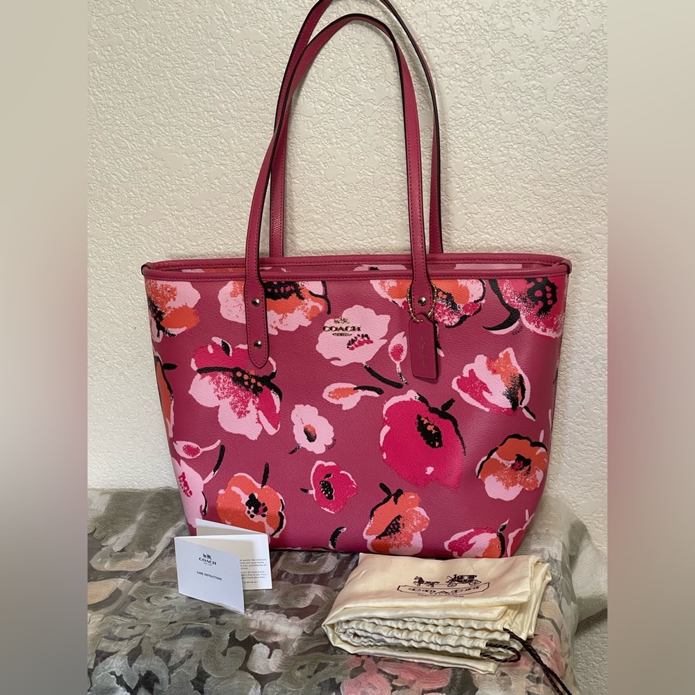 Coach large Dahlia wildflower city zip tote NWT